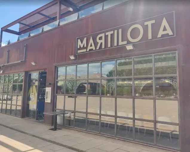 Menú mediterráneo con postre y bebida o botella de vino para 2 o 4