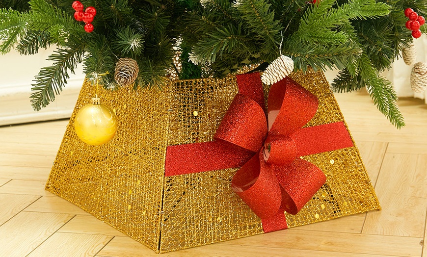 Image 12: Living And Home Christmas Square Tree Collar Basket