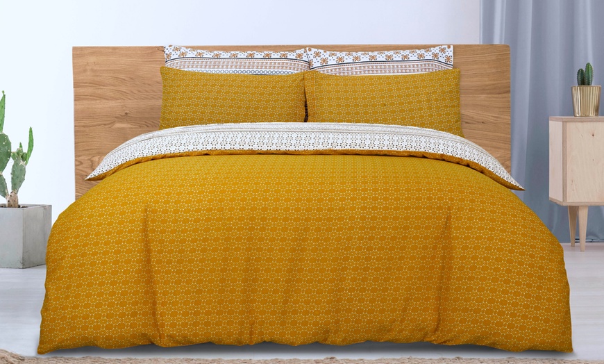 Image 5: Reversible Duvet Set