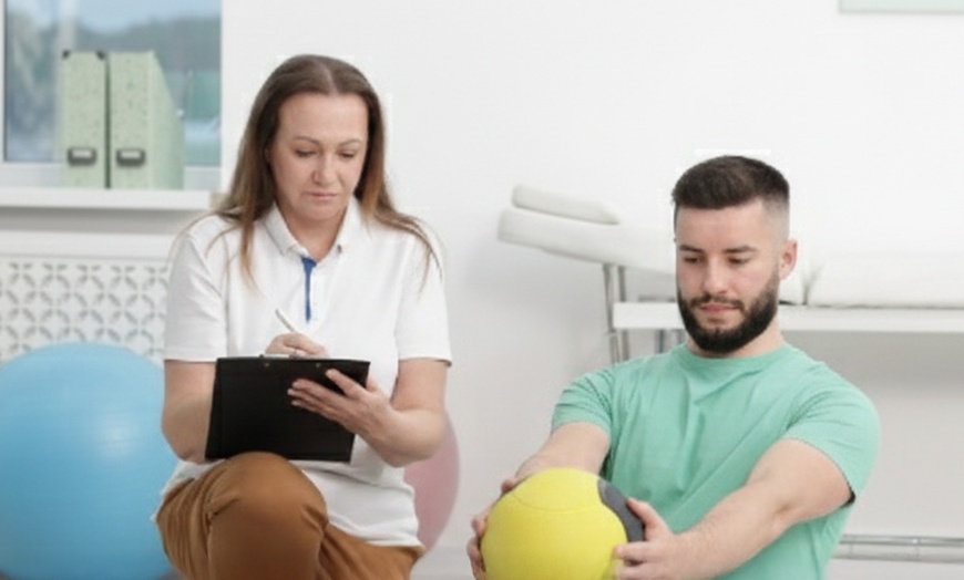 Image 1: Elevate Skills with Sports Medicine Training / Sports Coaching Diploma