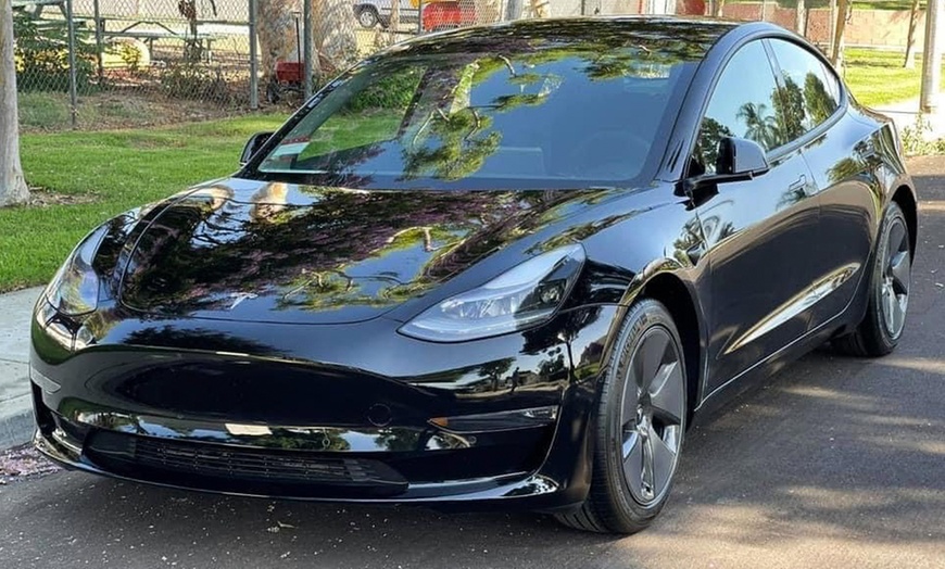 Image 1: Ceramic Coating: Small - Mid-Sized or XL Vehicles (30 Hours) 