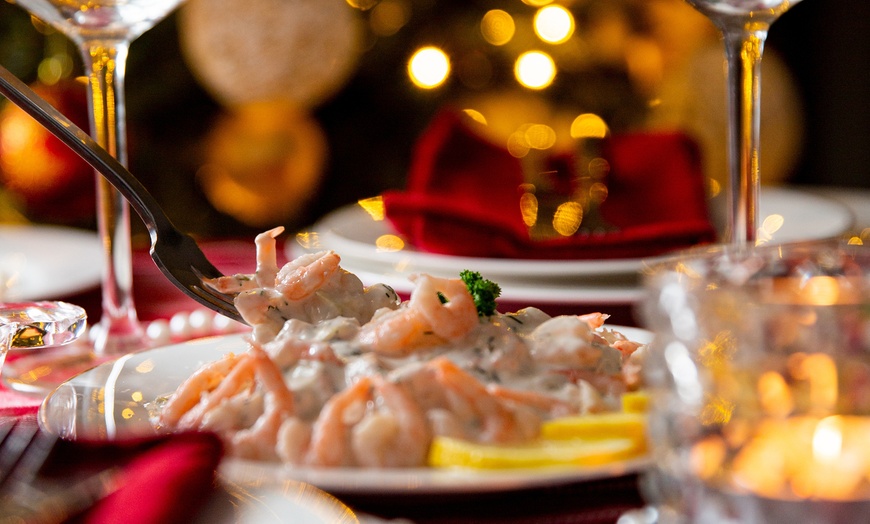 Image 6: 5* New Year’s Eve Dinner with Beverages for a Child or Adults
