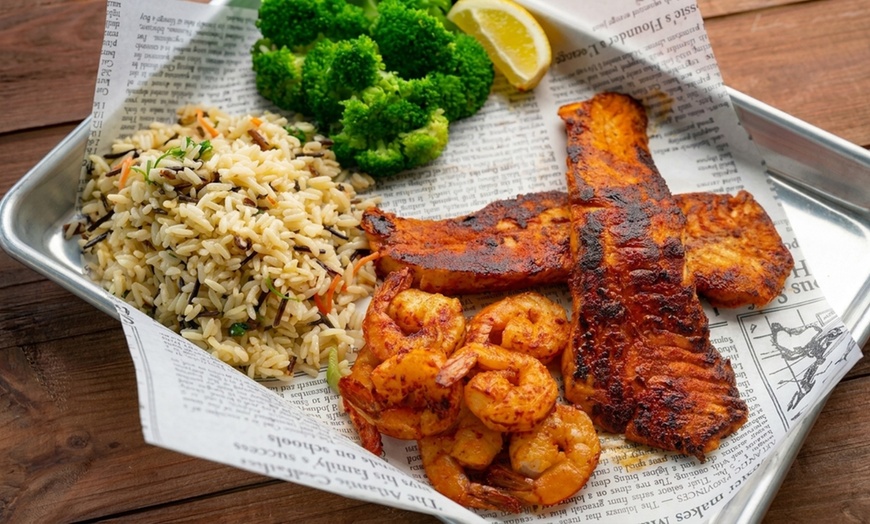 Image 2: Enjoy C$50 or C$100 Towards Food and Drinks at Joey's Fish Shack  