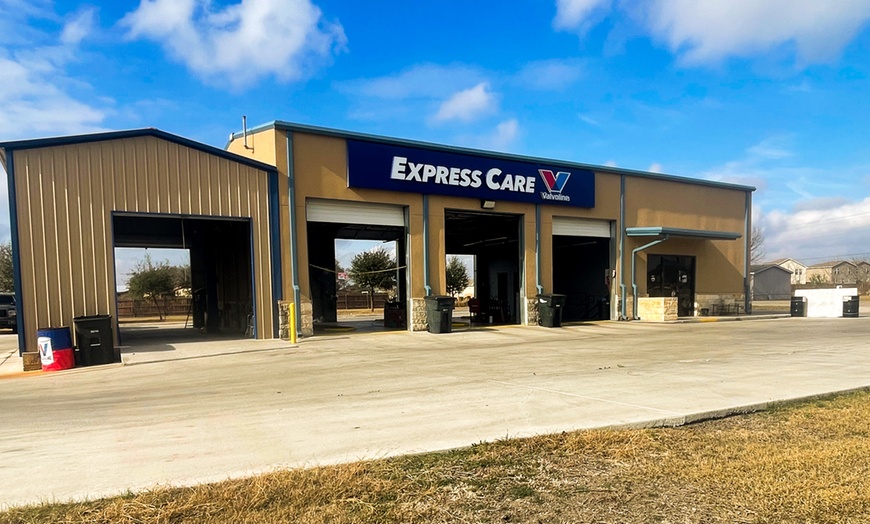 Image 3: Up to 35% Off on Oil Change at Valvoline Express Care
