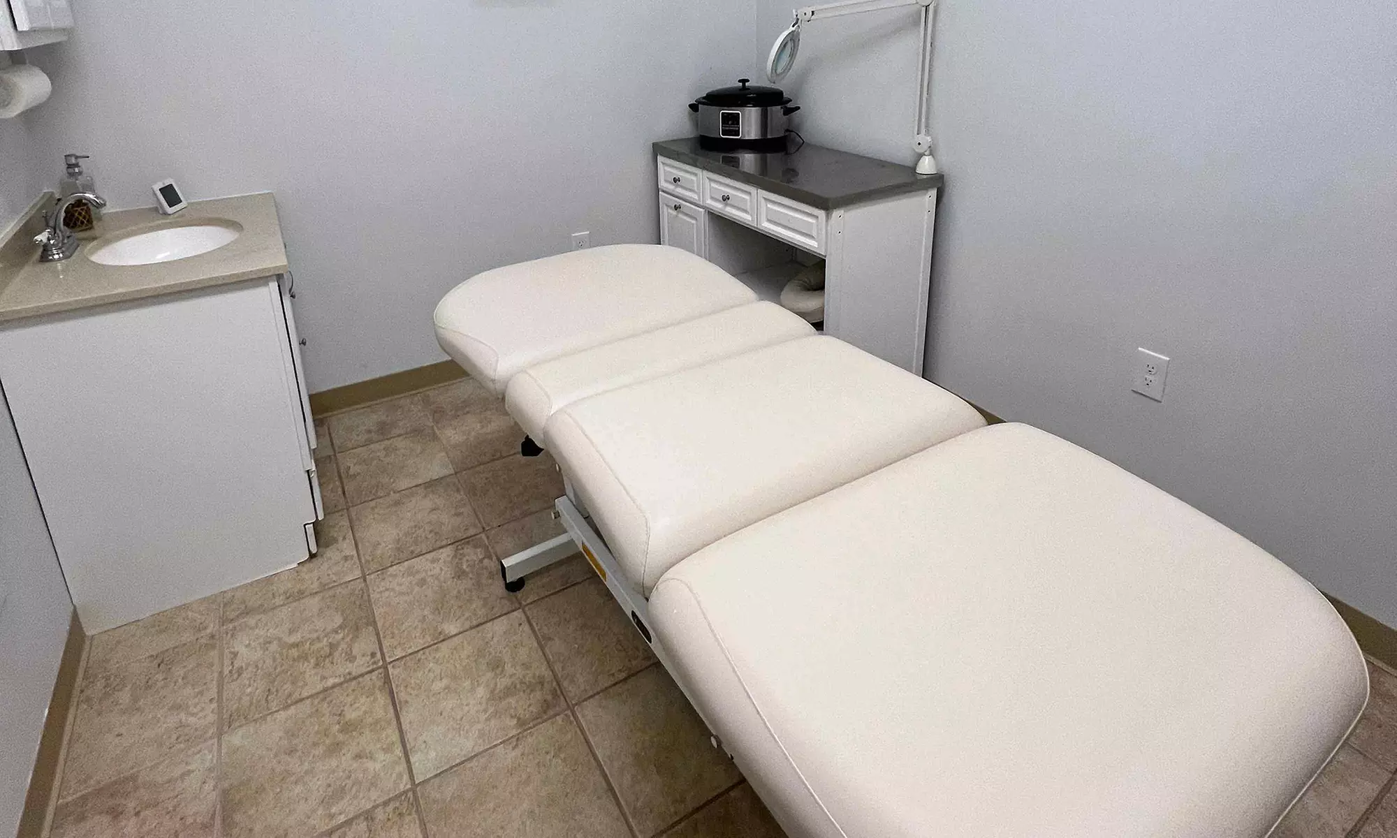 Smooth & Radiant: Rejuvenate with Xeomin Injections Today!