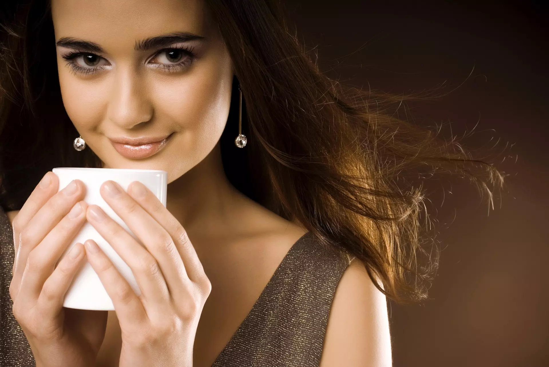 50% Off Coffee and Tea on Monday Mornings at Urth Caffe - Primary Image