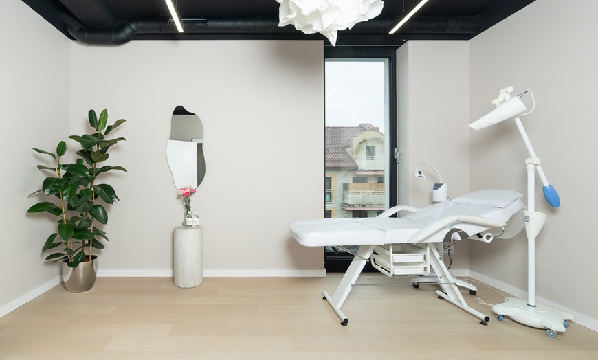 Image 3: Wybielanie zębów z lampą LED lub Beyond: 2 rodzaje pakietów do wyboru