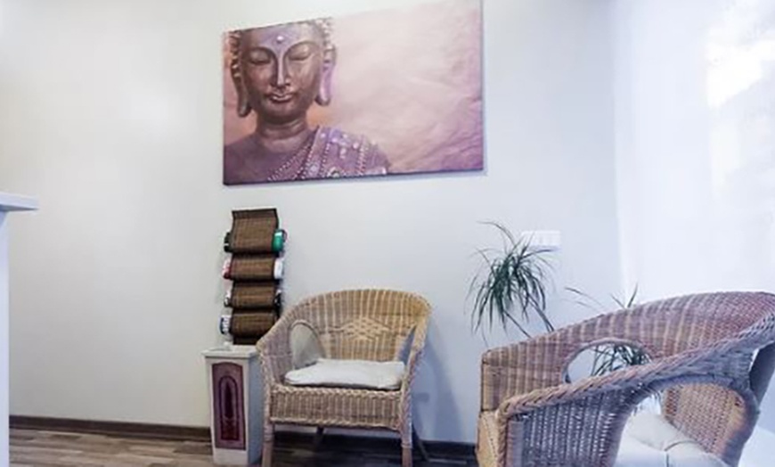 Image 8: Masaje corporal relajante de 45 o 60 minutos para 1 persona