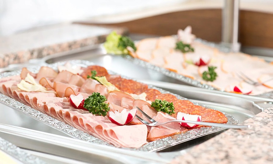 Image 2: Frühstücksbuffet inkl. 1 Glas Sekt für 2 oder 4 Personen