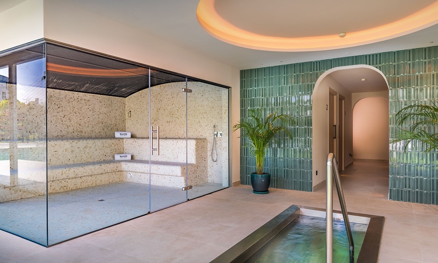 Image 3: Acceso de 50 minutos a zona wellness 5* con masaje o tratamiento