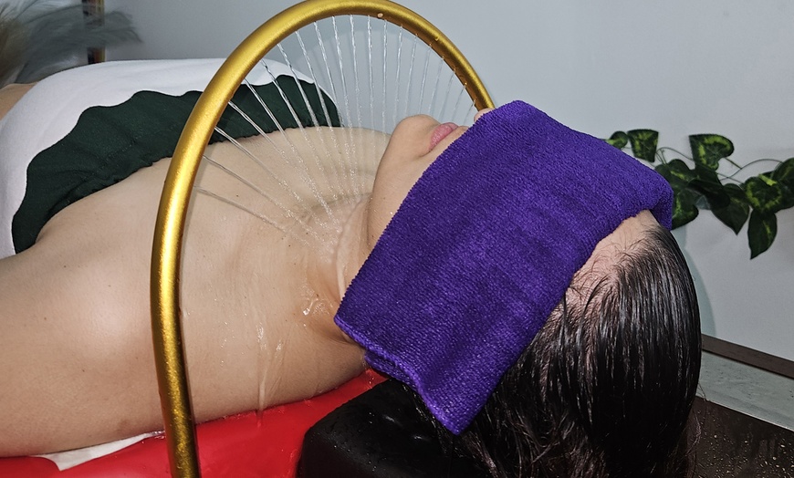 Image 1: Spa capilar japonés con masaje corporal y reflexología para 1 o 2 pax.