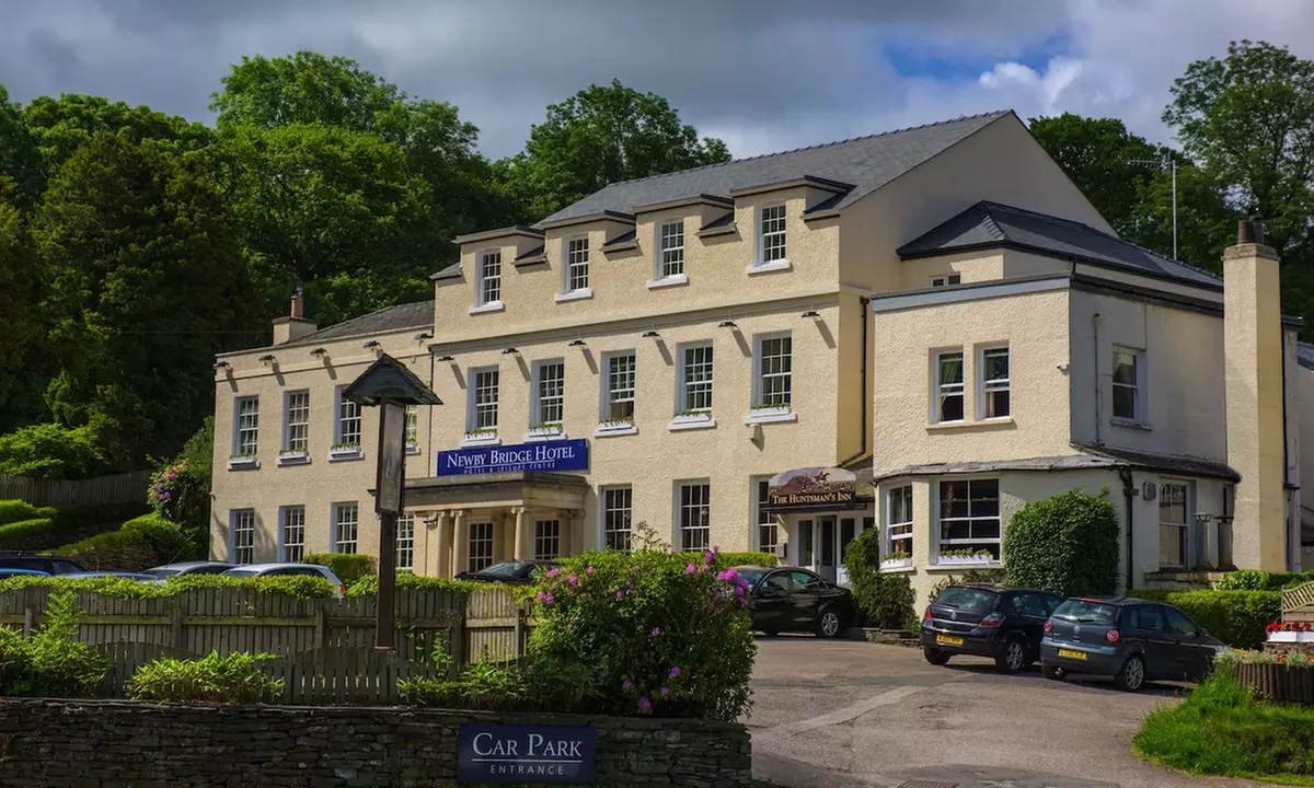Cumbria: Double Room with Breakfast and Prosecco