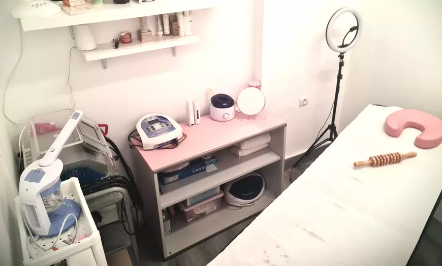 Image 2: 1 o 3 sesiones de masaje corporal a elegir de 1 hora para 1 persona