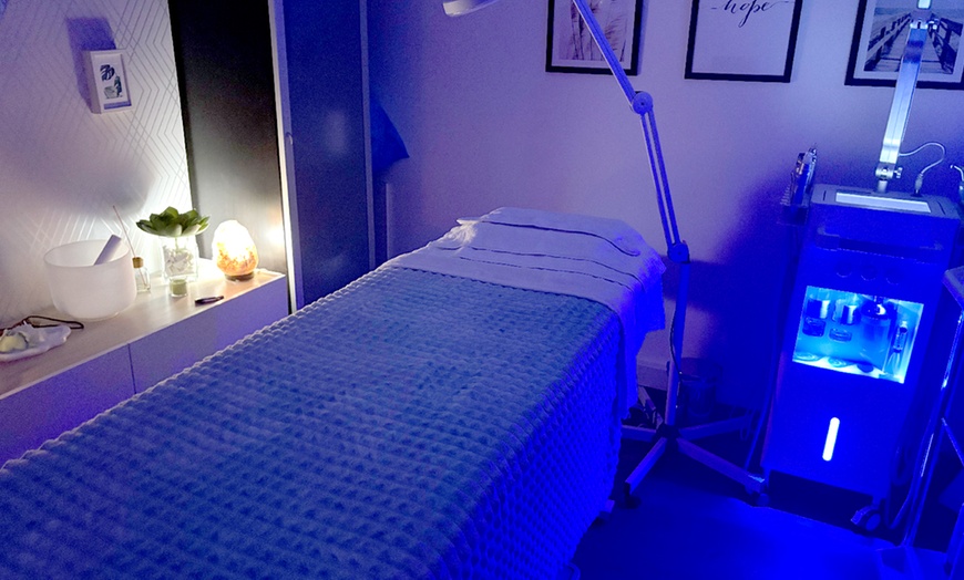 Image 3: Masaje facial relajante, limpieza coreana o ambas para 1 persona