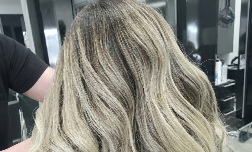 Image 4: One or Two Blowout and Deep Conditioning
