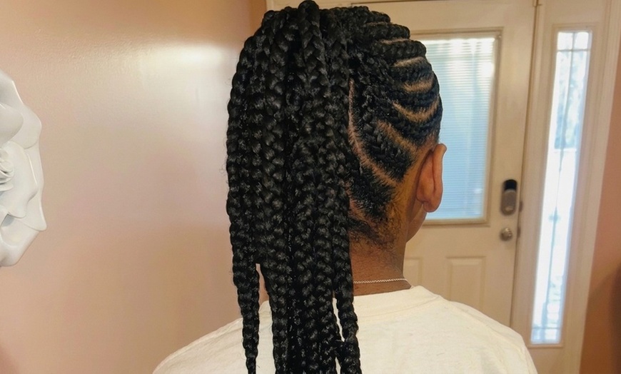 Image 2: Protective Knotless Braids & Fun Styles