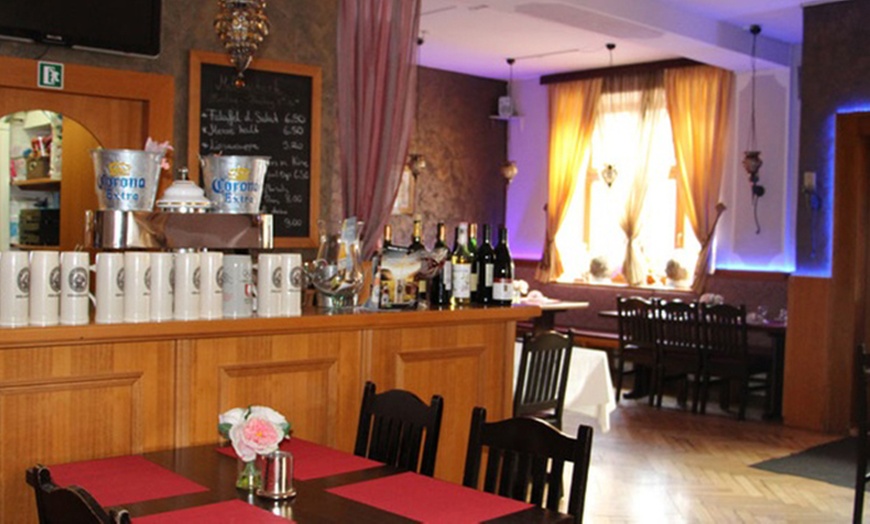 Image 5: Libanesisches 4-Gänge-Menü „Reise durch den Orient“ für 1-4 Personen