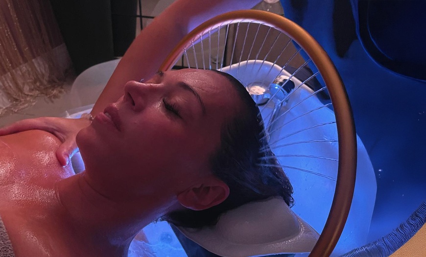 Image 2: 45, 60 or 90-Min Japanese Head Spa w/ Glass of Prosecco or Herbal Tea