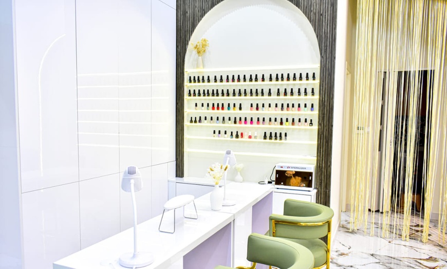 Image 6: Beautiful Eyelash Extensions: Classic, 3D, or Full Set with Refills