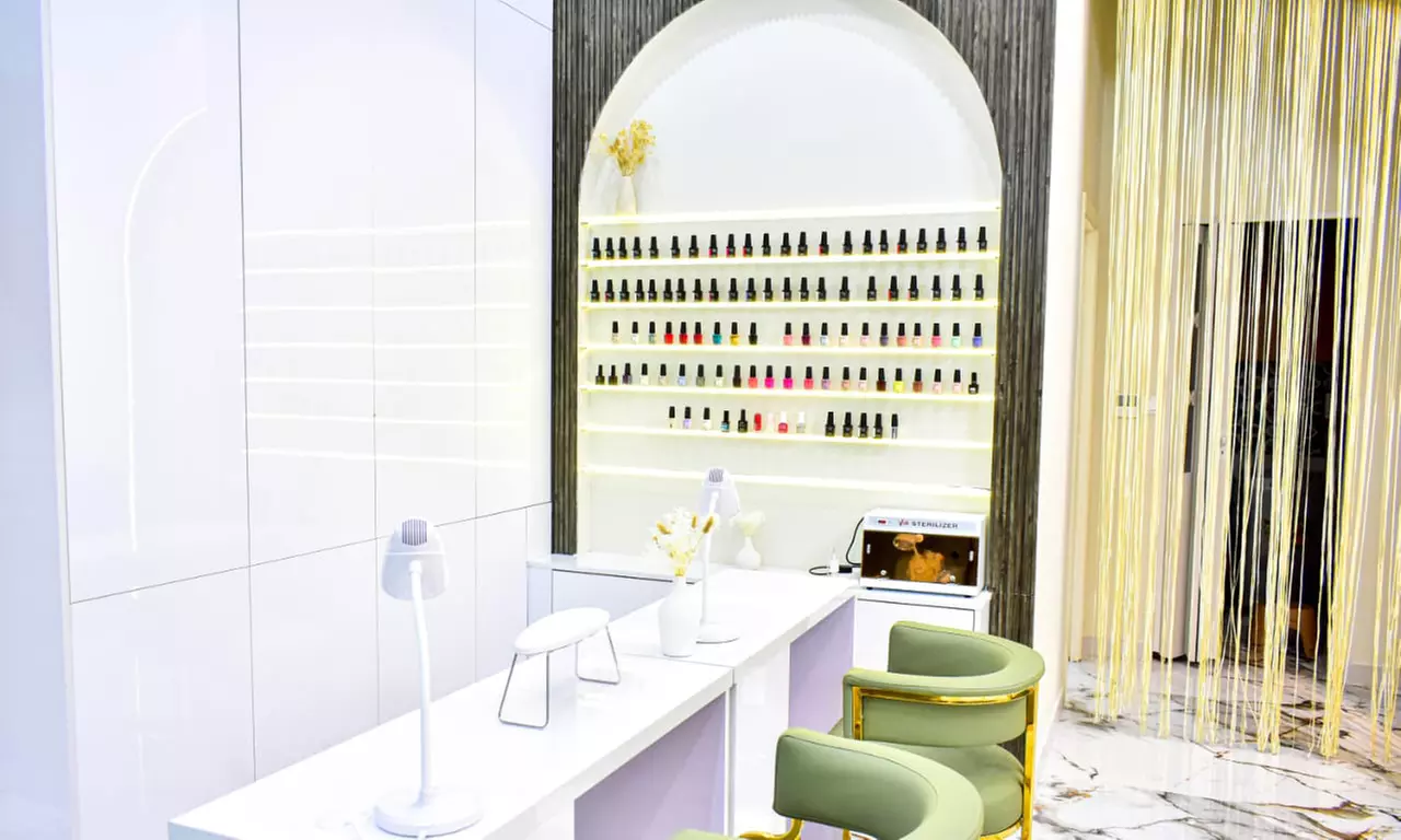 Beautiful Eyelash Extensions: Classic, 3D, or Full Set with Refills