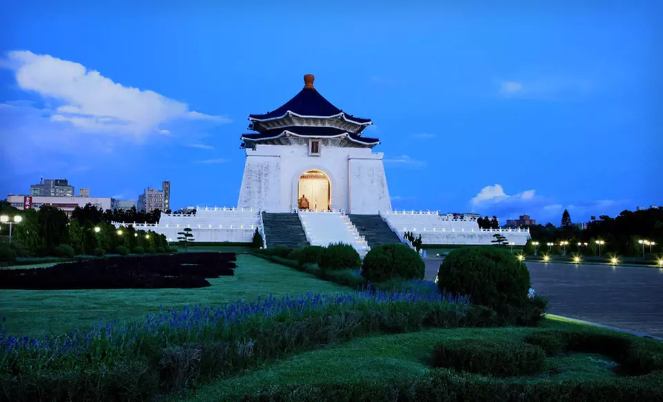 10-Day, 8-Night Tour of Taiwan and Beijing from Ritz Tours with Roundtrip Airfare, Accommodations, Guide, and Breakfast - Primary Image