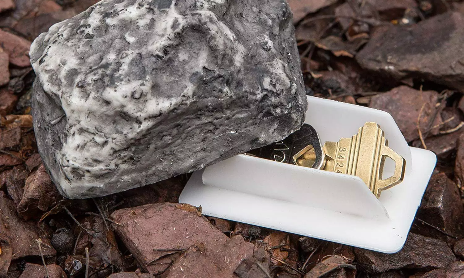 Boîte de rangement à clés en forme de pierre - Primary Image