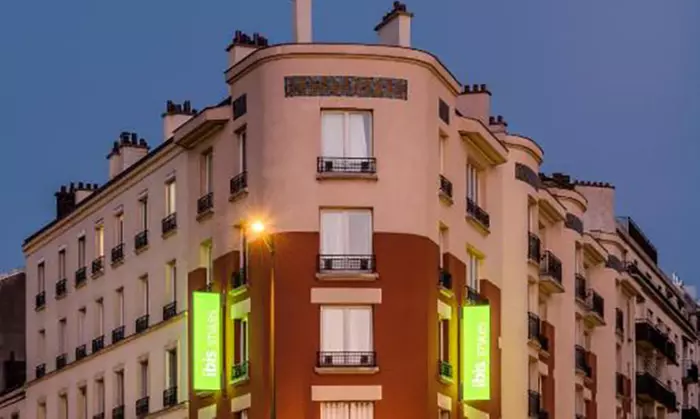 Paris: Standard-Zimmer mit Queensize-Bett