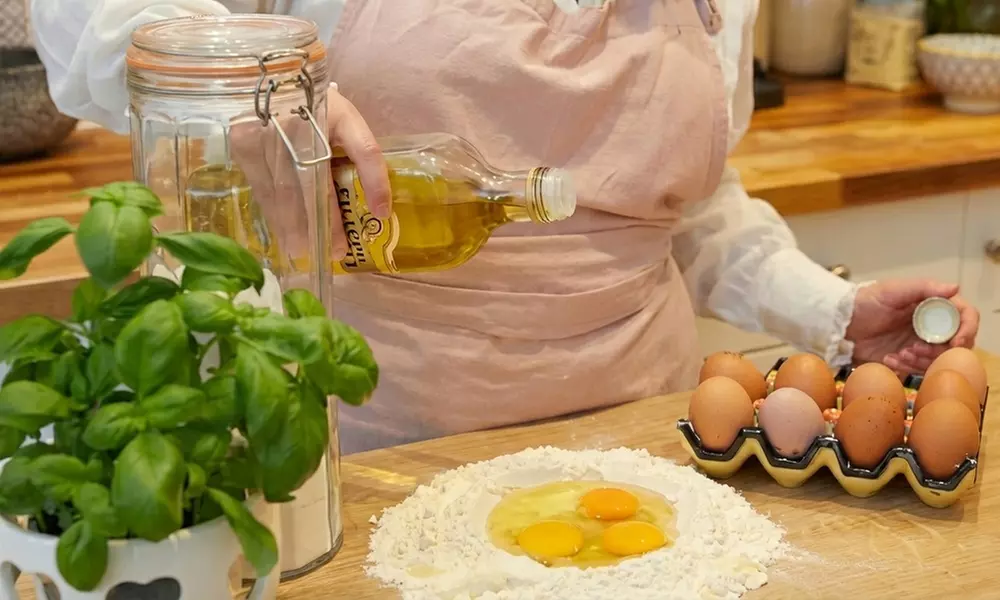 Choice of Cookery Class w/ Drinks: For 1 or 2 or For up to 16(Private)