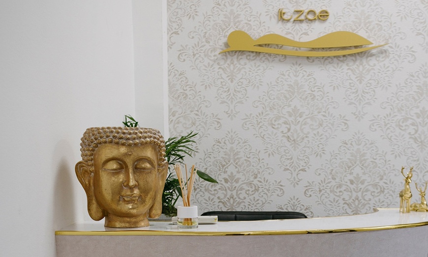 Image 7: Masaje con técnica a elegir o Beauty party para 3 o 4 personas 