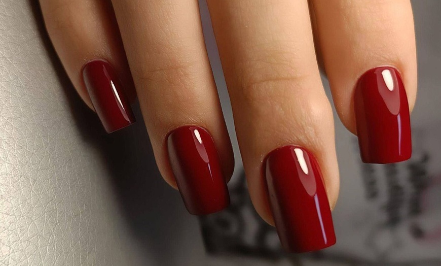 Image 6: Manicure i pedicure hybrydowy dla zadbanych dłoni i stóp