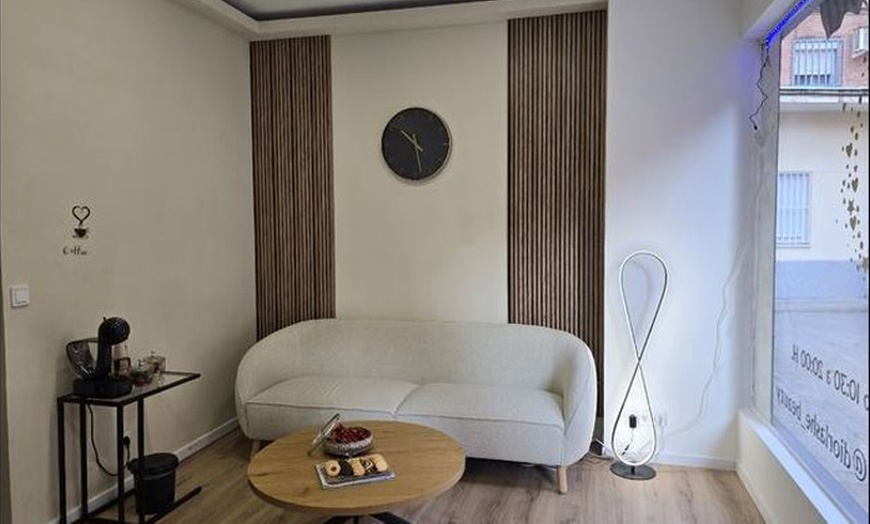 Image 2: 3 o 6 sesiones de eliminación de tatuajes con láser, hasta 25 o 50 cm²