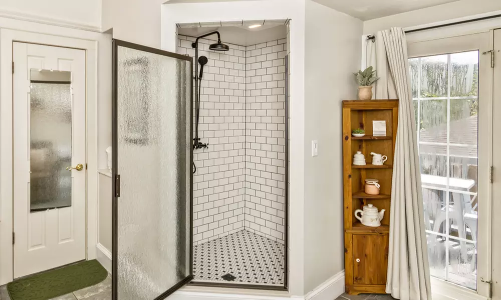 Member Pricing: B&B in Blue Ridge Asheville With Historic Charm