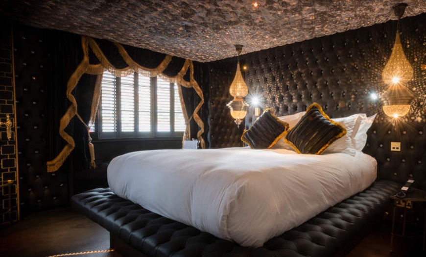 Image 10: 5* Decadent Hotel Break for Two with English or Thai Dining experience