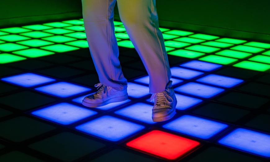Image 7: Pixel Lighting Game For Upto Four!