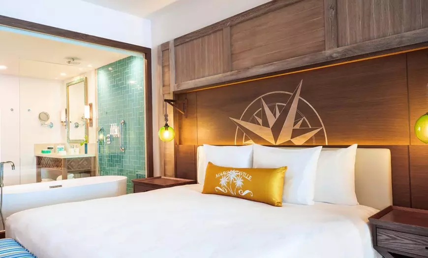 Luxury Paradise Swim-Up Suite