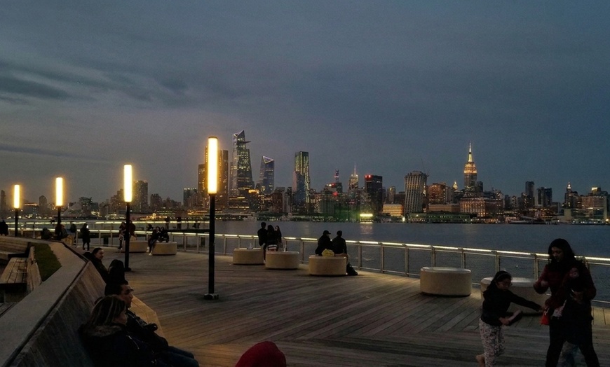 Image 2: New York City and Washington DC Day Tours Packages