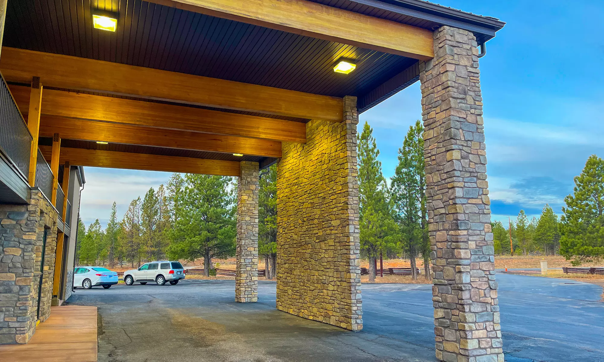 Stay with Home-Style Dining & Pool Access at Bryce Canyon Pines Lodge in Utah
