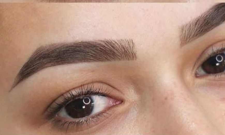 Image 19: Sesión de micropigmentación de labios, ojos, cejas o capilar para 1