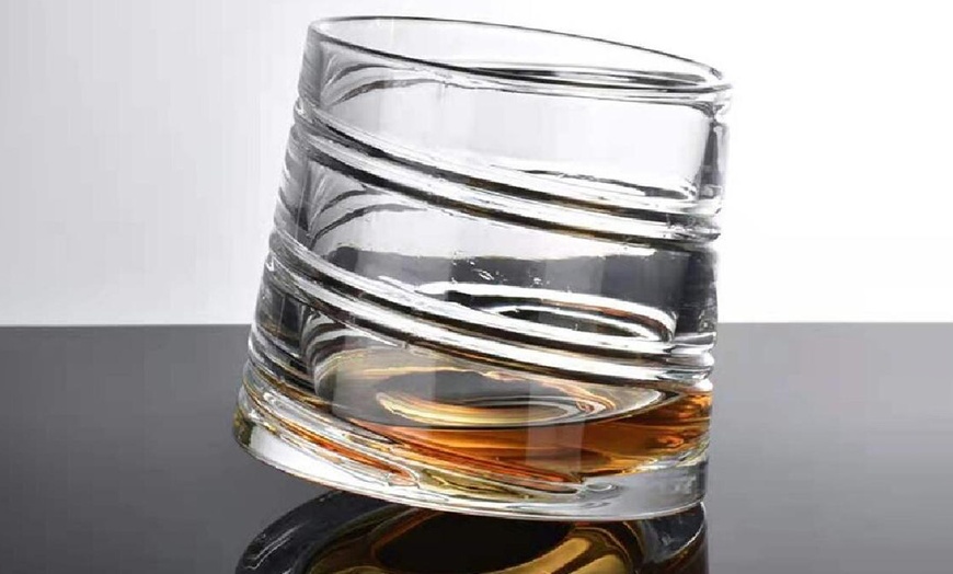 Image 14: Vaso de whiskey