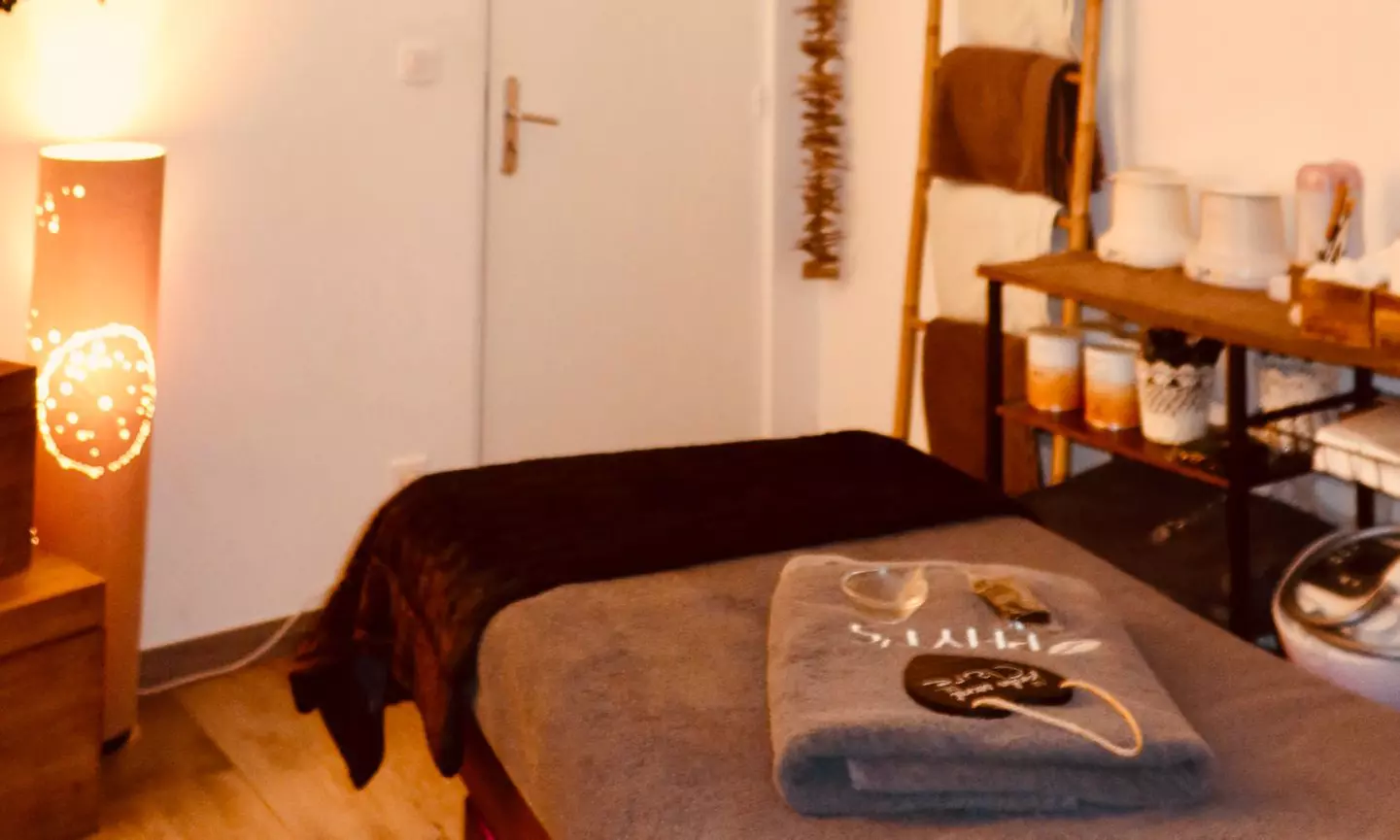 Évasion spa privatisée avec bain à remous, hammam et modelage