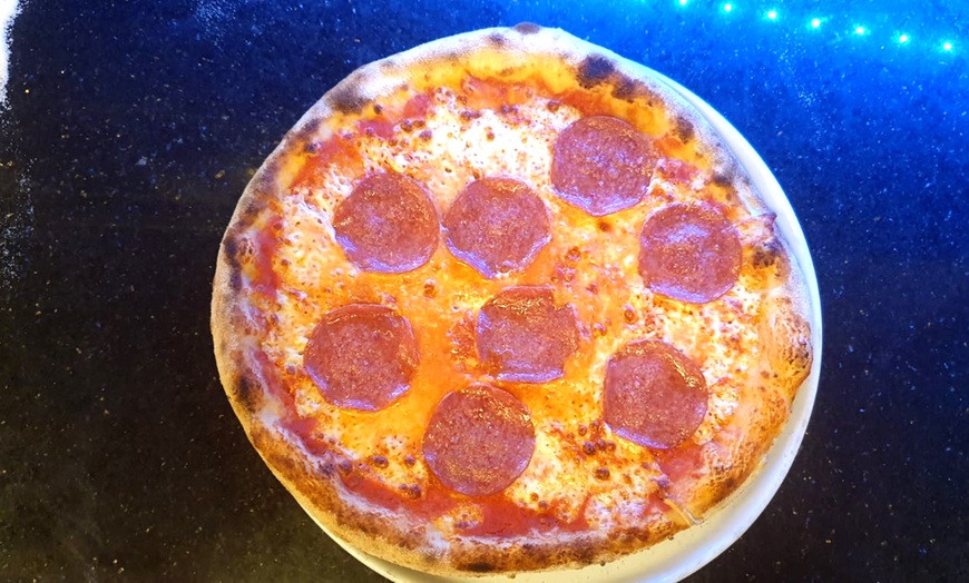 Image 1: 2, 4 oder 6 Pizzen nach Wahl zur Abholung - Authentisch italienisch
