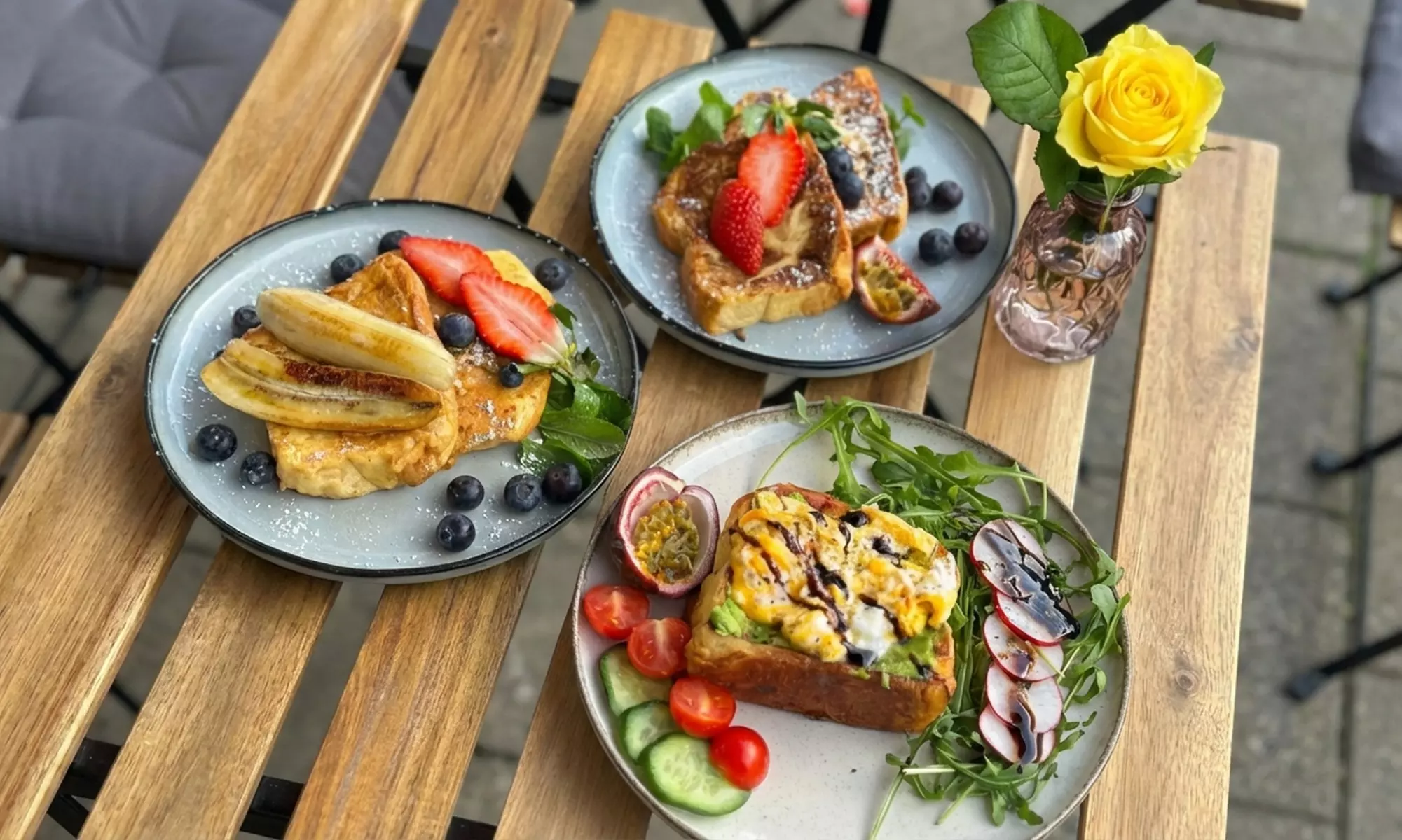 Brunch und belgische Waffeln für 1-2 Personen oder 2 Toasts nach Wahl