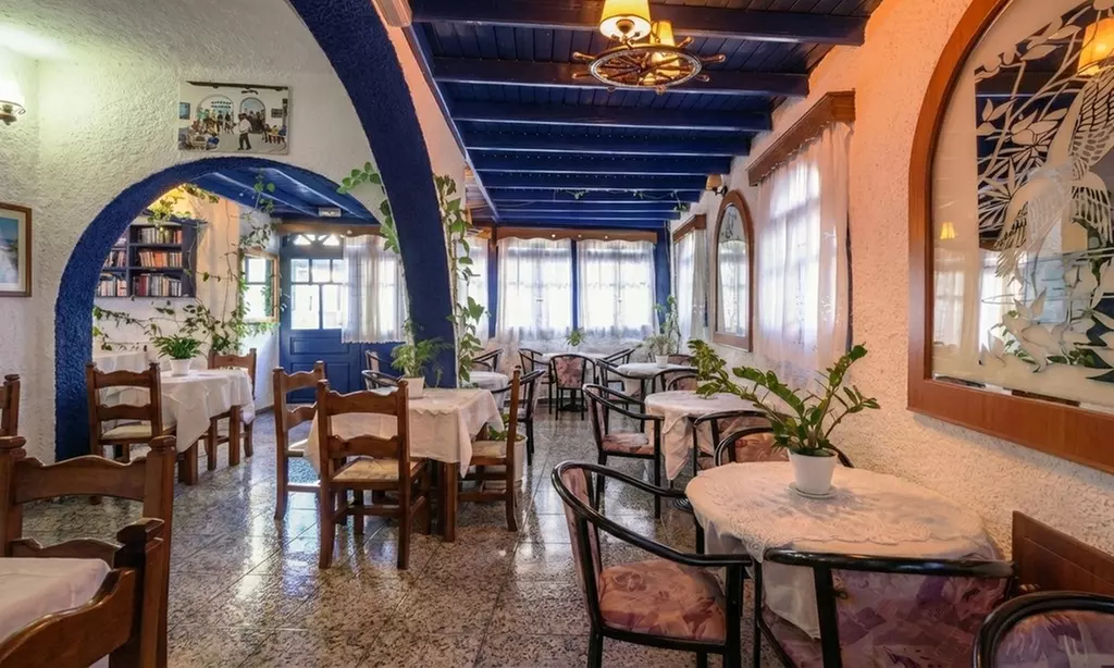 ✈ Santorini, Estate 2026: Volo diretto più 7 notti in hotel