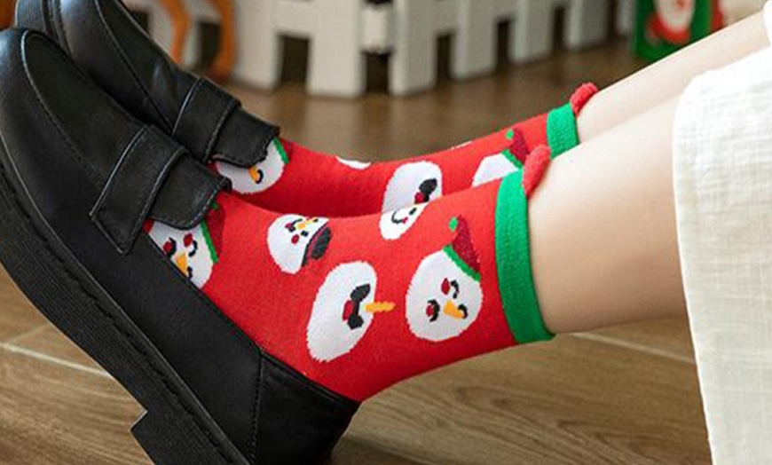 Image 8: 5x Pairs of Christmas Socks