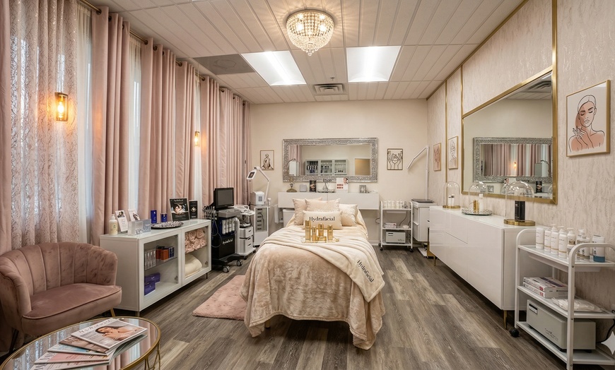 Image 5: One or Two 60-90 Min Deep Tissue Massages, Aromatherapy & Warm Towels