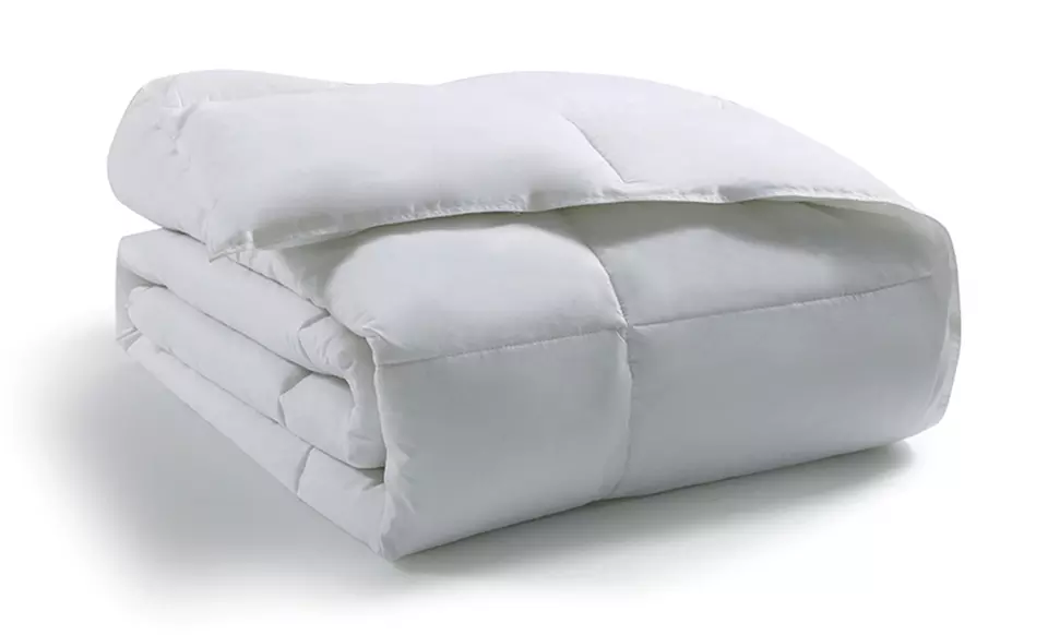 BTS Victoria Classics 200-Thread-Count Down-Alternative Comforter - Second Medium