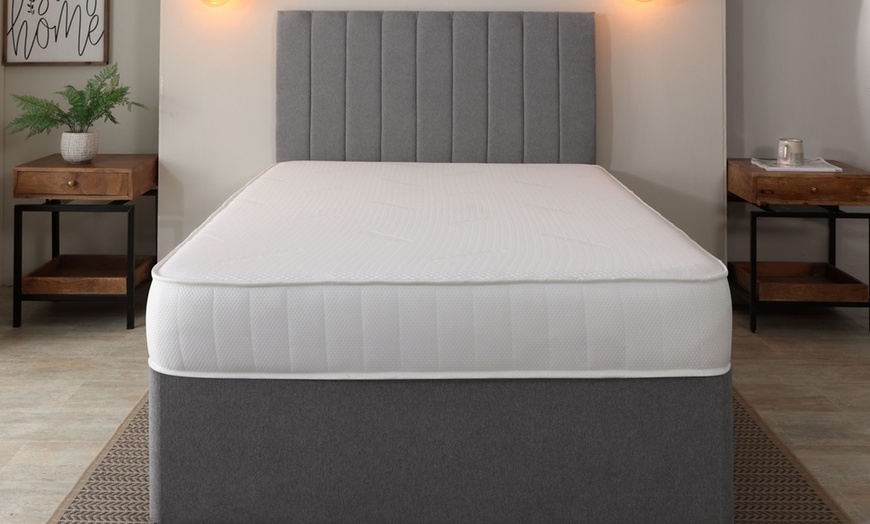 Image 2: Heat Retaining Mattress with Springs and Memory Foam Layer