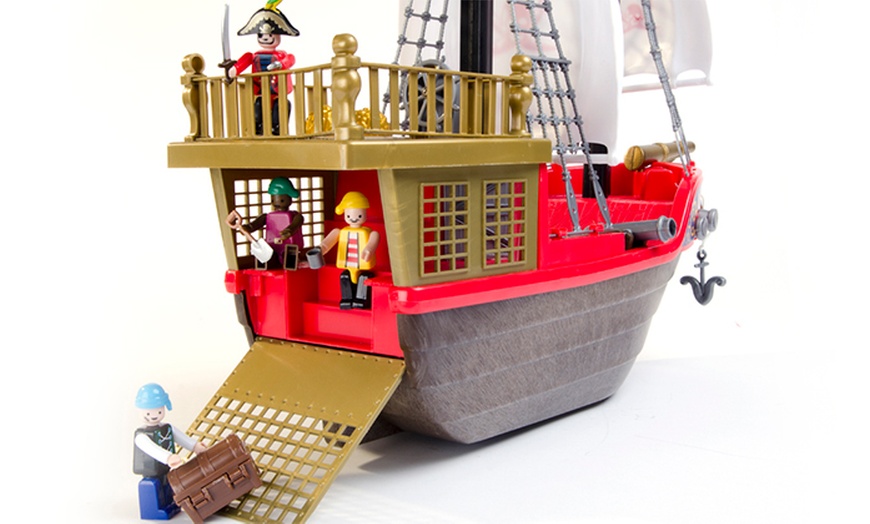 Image 5: Toy Pirate Ship Playset