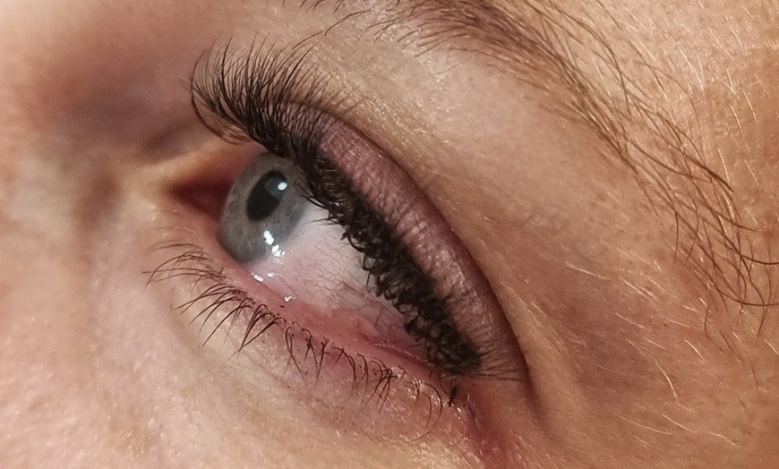 Image 5: Remise sur Ras de cils / Eye-liner permanent -Le bien-être des parents