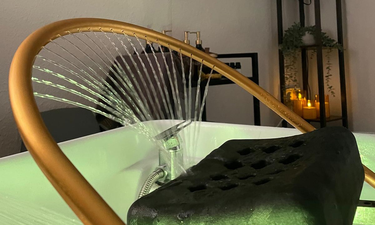 45, 60 or 90-Min Japanese Head Spa w/ Glass of Prosecco or Herbal Tea